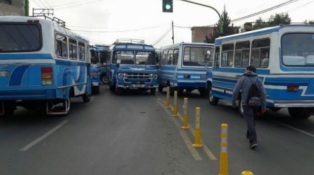 Choferes de La Paz anuncian un paro de 24 horas