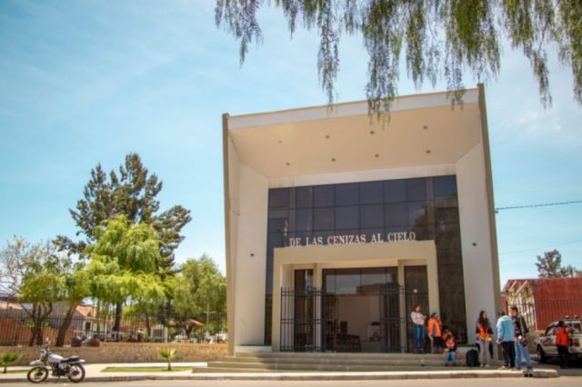 Vecinos del barrio Aeropuerto denuncian cobros irregulares para cremar a víctima de Covid