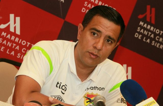 César Farías:  “Prefiero persistir fracasando en el intento con la Selección” 