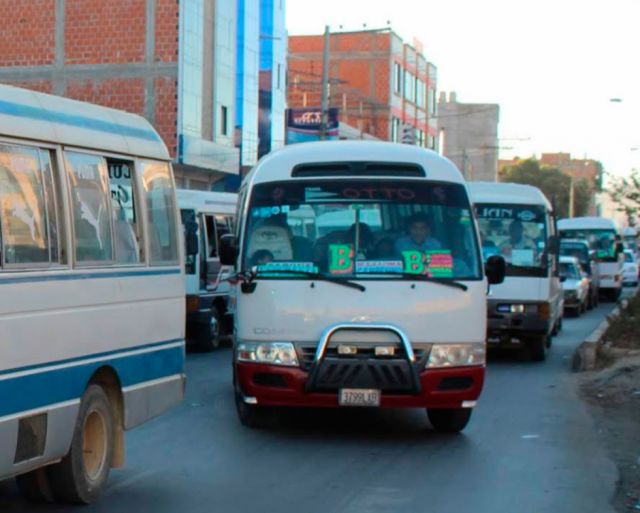 Critican restricción para el transporte público y privado