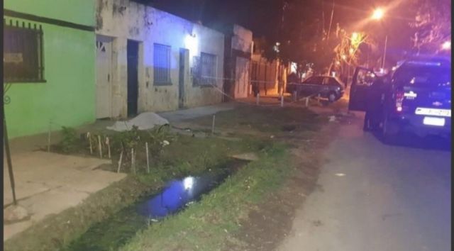 Asesinan a tiros a joven en Rosario, hay otro herido