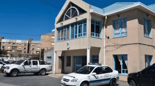 Sujetos violaron a una mujer delante de sus hijos