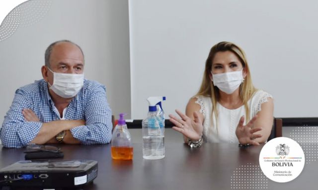 Covid-19, farmacias y clínicas privadas en la mira del Gobierno 