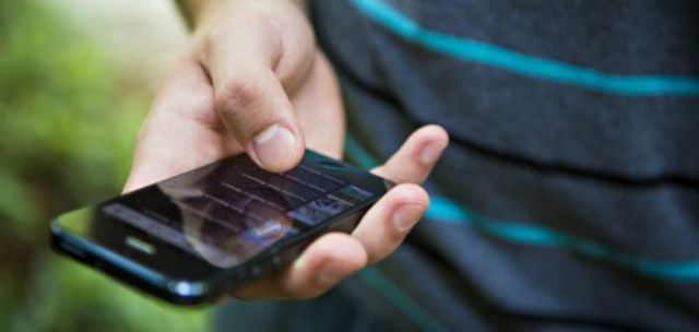 Fingía ser comprador para robar un celular