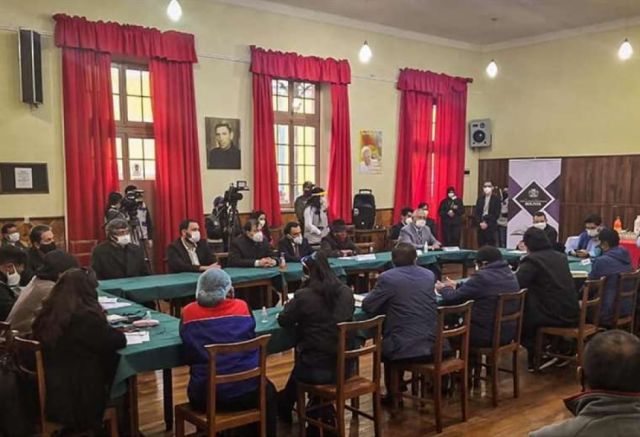 Tras tercer intento de diálogo, Ministerio de Educación y profesores no entablan acuerdos