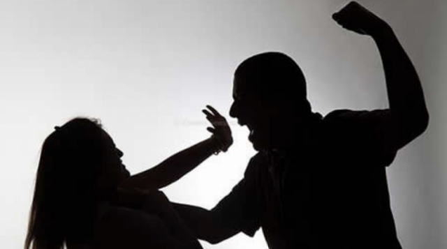 Golpeó a su pareja para hacerla abortar 