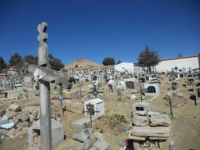 Al cementerio de Potosí le queda espacio para 30 entierros