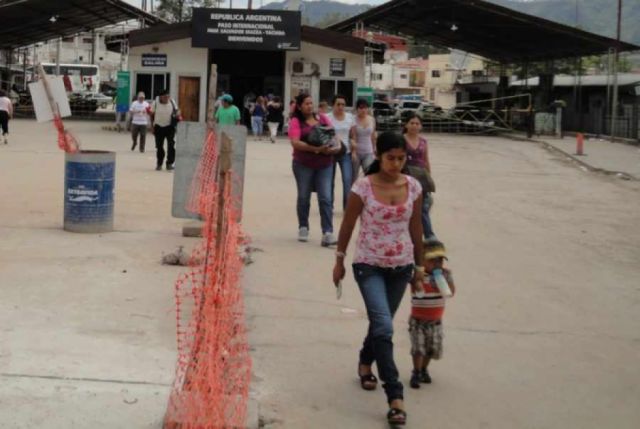 Relajan el control fronterizo en Bermejo y vuelve el contrabando 