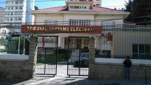 El TSE analiza demandas de inhabilitación de cuatro fuerzas políticas 