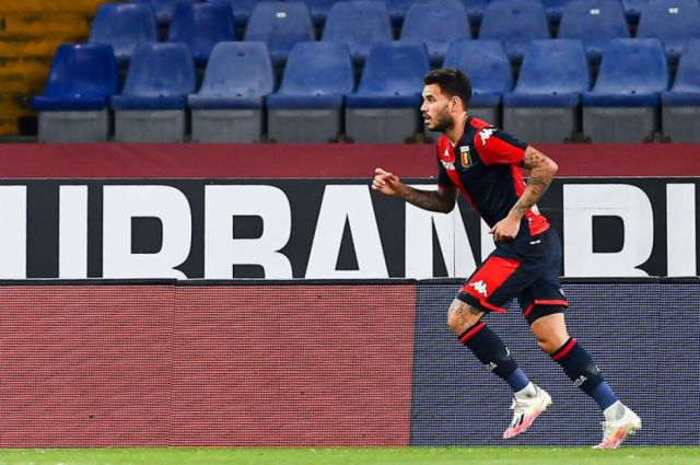 Doblete de Sanabria salva al Genoa y desciende al Lecce
