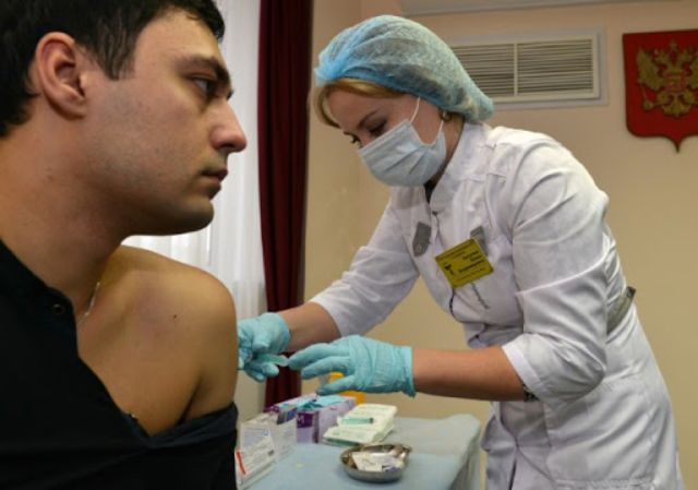 Covid, Rusia asumirá costos de vacunación