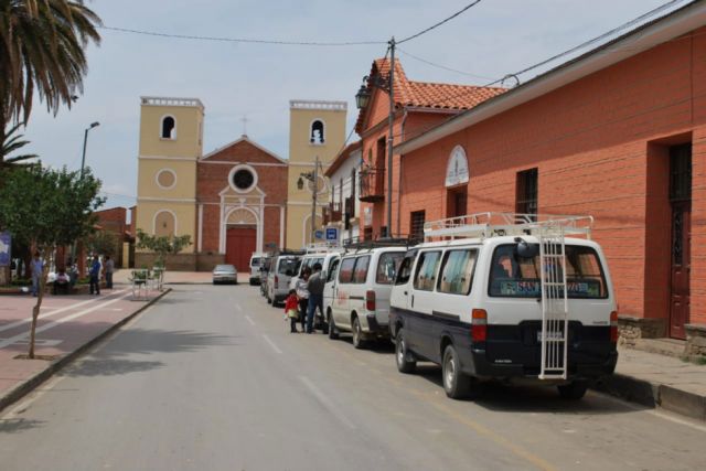 Reanudan transporte solo hacia 3 municipios de Tarija