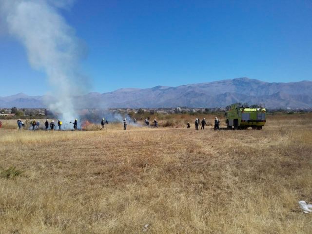 Pandemia e incendios, tareas que afrontan los bomberos