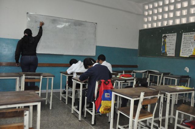 Maestros jubilados de Tarija ven falta de compromiso con cierre de año escolar