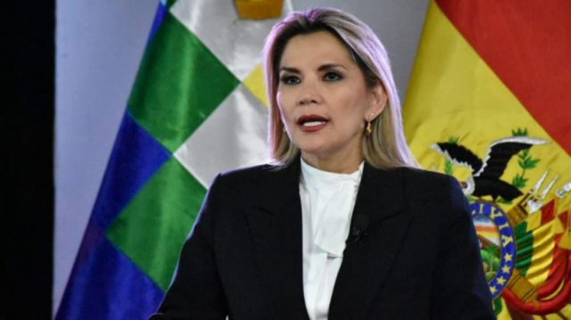 Áñez convoca al diálogo a sectores movilizados y al TSE