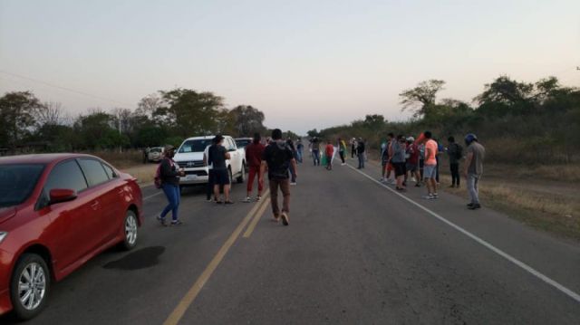 Jóvenes activistas se dirigen a desbloquear la Ruta 9 entre Yacuiba y Villa Montes