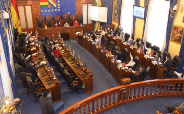 Sancionan ley que difiere pago de créditos hasta el 31 de diciembre