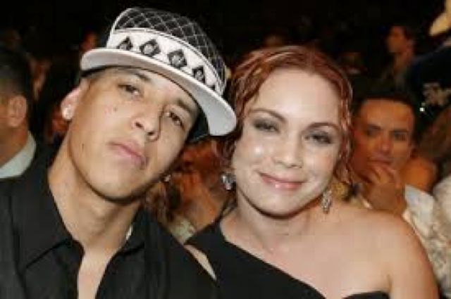 Esposa de Daddy Yankee logra radical cambio físico tras perder 23 libras