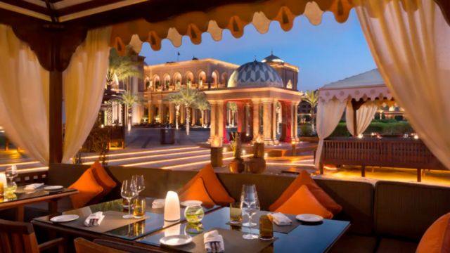 Así es el lujoso hotel de Abu Dhabi en el se hospedaría Juan Carlos I tras abandonar España