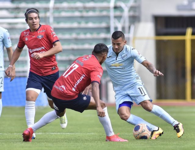 Wilstermann y Bolívar se aprestan para jugar en el Capriles y Siles