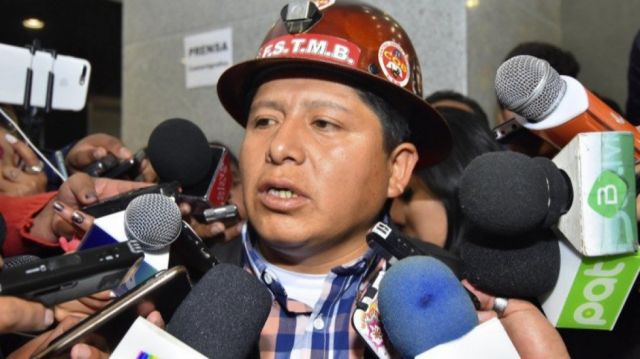 Gobierno afirma que hay órdenes de aprehensión contra Huarachi, Andrónico y Loza