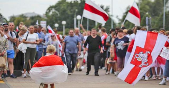 Lukashenko ordena poner fin a las protestas