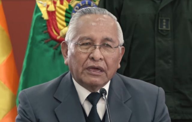 Cárdenas asegura que resolución que anula cierre de año escolar es "política"