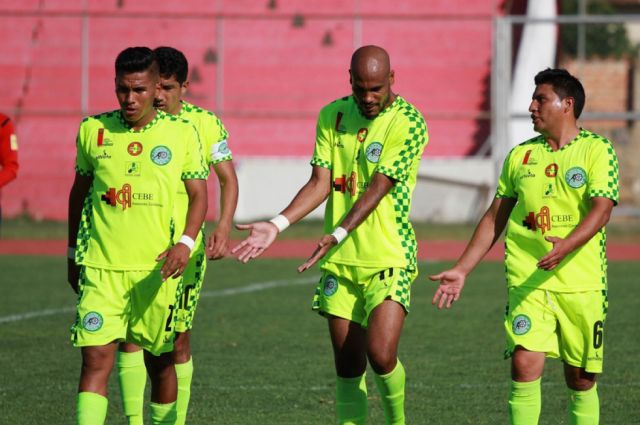 Futbolista experimentado de Tarija no aguantó  más el encierro y volvió a las canchas para entrenar 