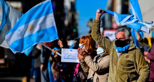 Alberto Fernández: no nos doblegarán los que gritan