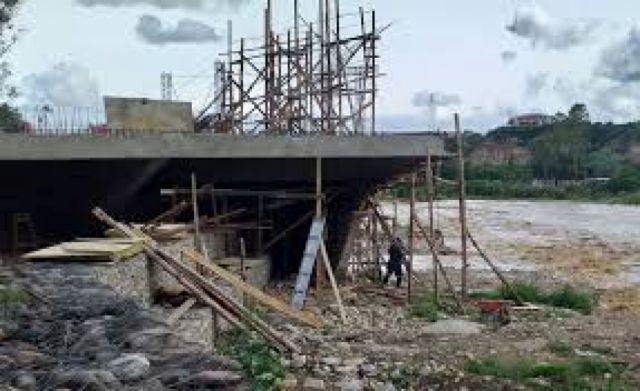 Denuncian a 12 personas por el puente 4 de Julio 
