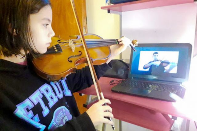 BancoSol impulsa clases virtuales de música y fútbol 