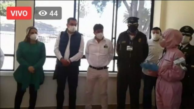 Oliva se ausenta del acto con Áñez