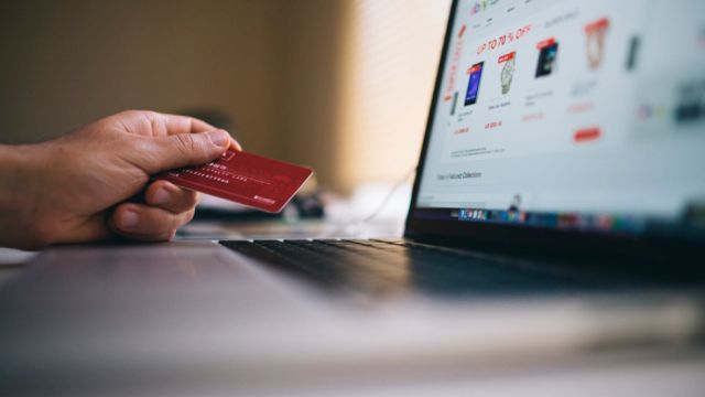  En Japón se agotan los números de tarjetas de crédito por el 'boom' de las compras desde casa 