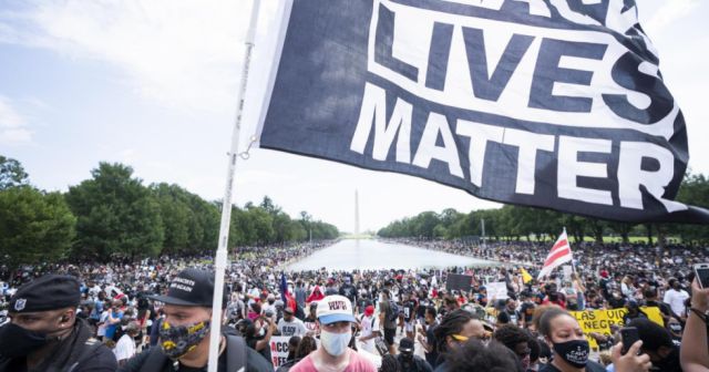 Miles de personas demandan justicia racial en EEUU