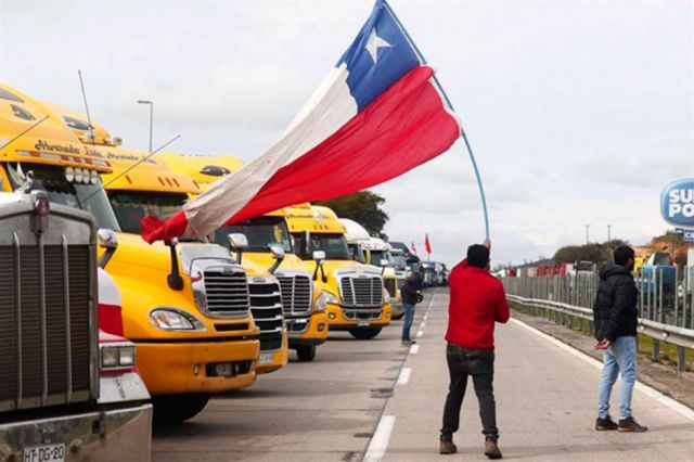 En Chile, amenazan con sancionar a camioneros