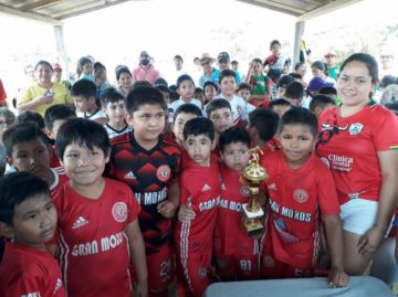 El balón volvió a rodar en Trinidad con un torneo infantil relámpago 