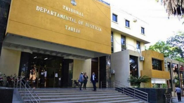Sistema judicial en caos por órdenes contrarias 