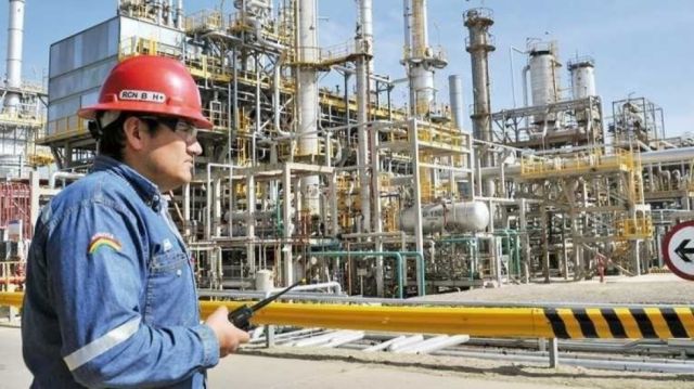 YPFB y ANH garantizan el abastecimiento de diésel y desmienten un gasolinazo