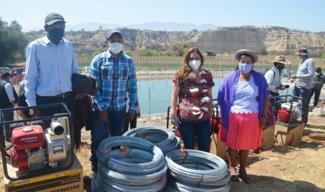Entregan equipamiento a productores de tres municipios de Tarija