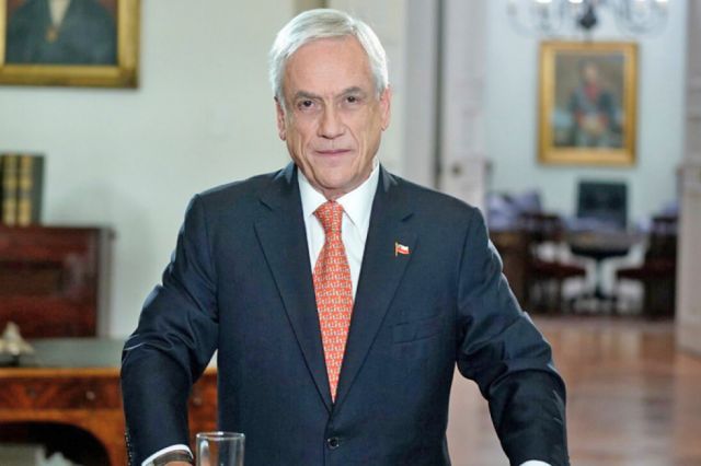 Piñera decide extender estado de catástrofe