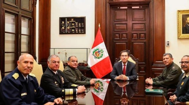 Perú: denuncian al Congreso de buscar alianza con FFAA 