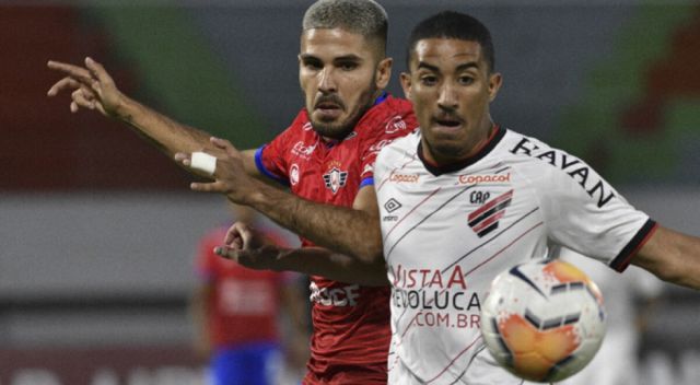 Wilstermann cae en Cochabamba frente a Paranaense