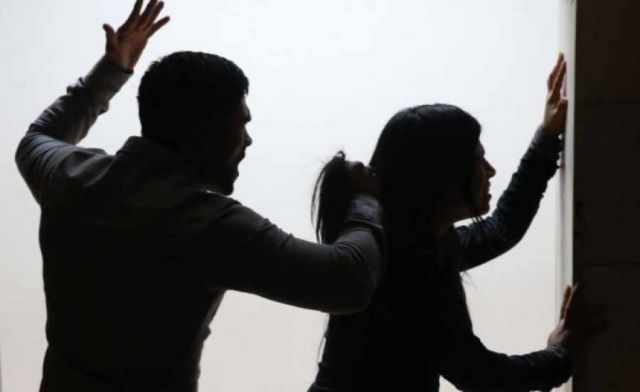Sujeto quiso hacer abortar y  amenazó de muerte a pareja 