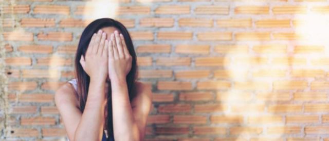 Mujer se resistió a violación y casi muere de un ladrillazo