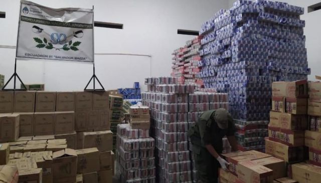 Millonaria incautación de dinero y mercancía cerca de Yacuiba