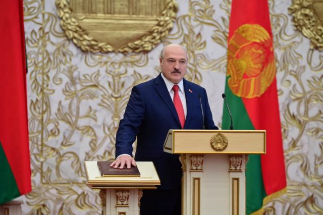 Lukashenko jura un nuevo mandato en Bielorrusia
