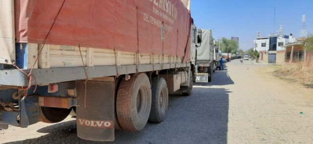 Largas filas en surtidores de Tarija, Gobierno dice que ya llegaron cisternas
