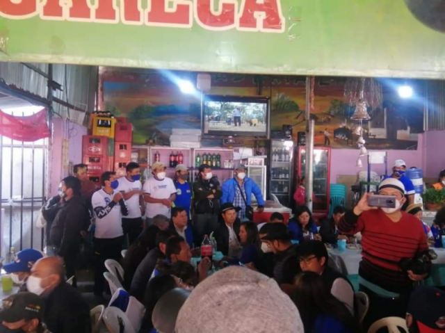 El MAS y CC infringen distanciamiento social y se aglomeran en Tarija