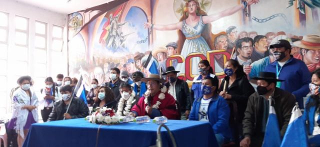 Luis Arce celebra su cumpleaños en medio de la campaña política en Tarija