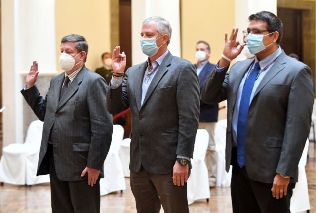 Áñez aparta a Ortiz tras su pulso con Murillo